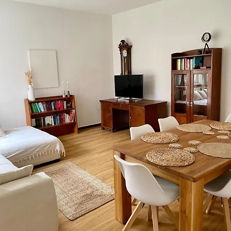 Apartment Unter Den Knarrenden Dielen